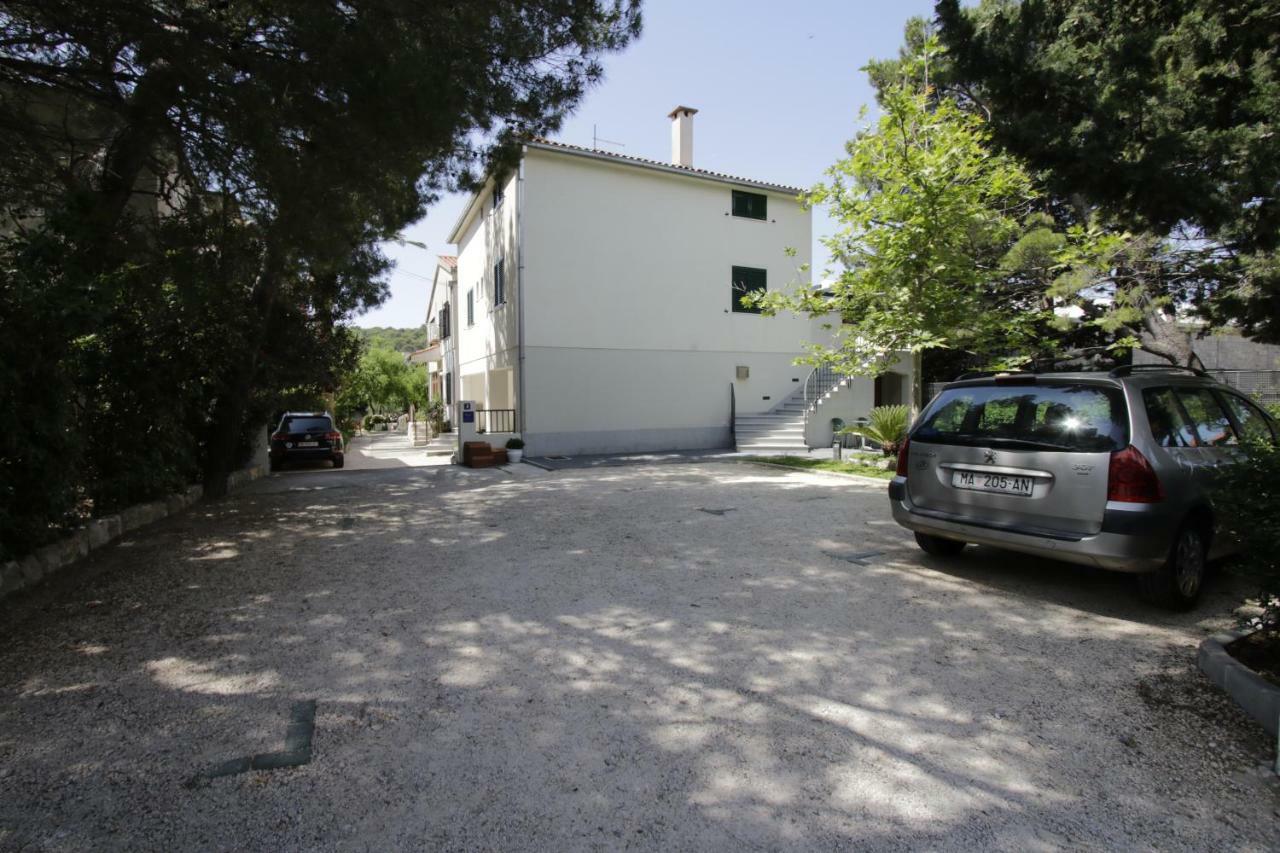 Apartments Besker Makarska Eksteriør billede